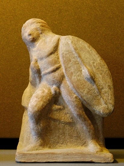 Figura de terracota que representa a un guerrero gálata. Se conserva actualmente en el Museo del Louvre